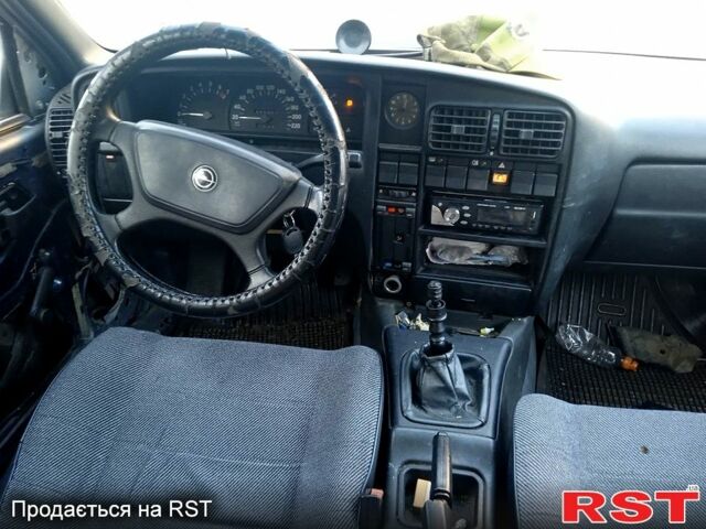 Опель Омега, об'ємом двигуна 18 л та пробігом 275 тис. км за 1500 $, фото 5 на Automoto.ua