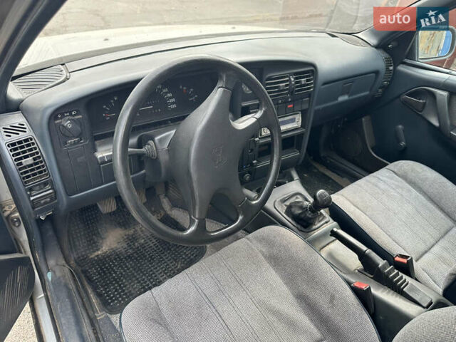Опель Омега, объемом двигателя 2 л и пробегом 261 тыс. км за 1300 $, фото 6 на Automoto.ua