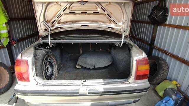 Опель Омега, объемом двигателя 2 л и пробегом 301 тыс. км за 2700 $, фото 1 на Automoto.ua