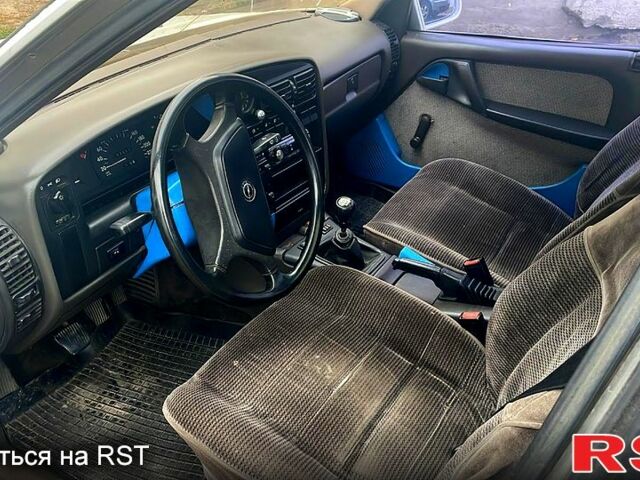 Опель Омега, объемом двигателя 18 л и пробегом 200 тыс. км за 800 $, фото 8 на Automoto.ua