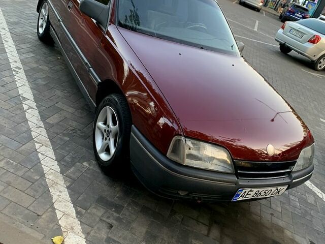 Опель Омега, об'ємом двигуна 2 л та пробігом 240 тис. км за 1300 $, фото 1 на Automoto.ua