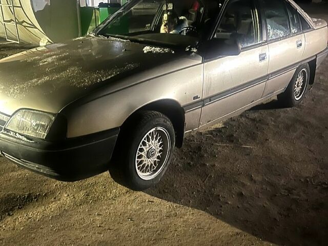 Опель Омега, объемом двигателя 2 л и пробегом 290 тыс. км за 1100 $, фото 4 на Automoto.ua