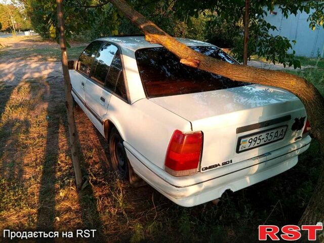 Опель Омега, объемом двигателя 2 л и пробегом 333 тыс. км за 1000 $, фото 2 на Automoto.ua