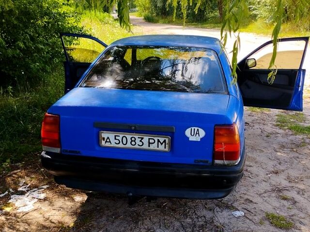 Опель Омега, объемом двигателя 2 л и пробегом 252 тыс. км за 250 $, фото 4 на Automoto.ua