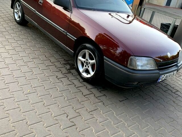 Опель Омега, об'ємом двигуна 2 л та пробігом 240 тис. км за 1300 $, фото 4 на Automoto.ua