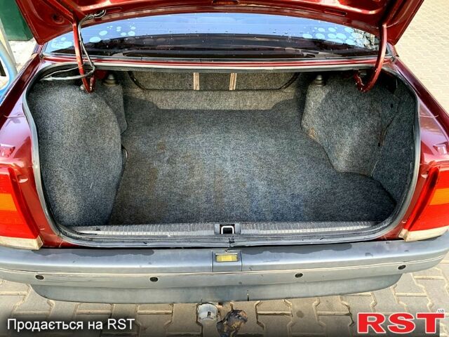 Опель Омега, об'ємом двигуна 2 л та пробігом 240 тис. км за 1300 $, фото 6 на Automoto.ua