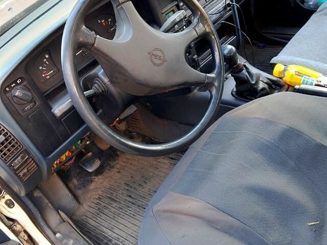 Опель Омега, об'ємом двигуна 1.8 л та пробігом 0 тис. км за 830 $, фото 2 на Automoto.ua