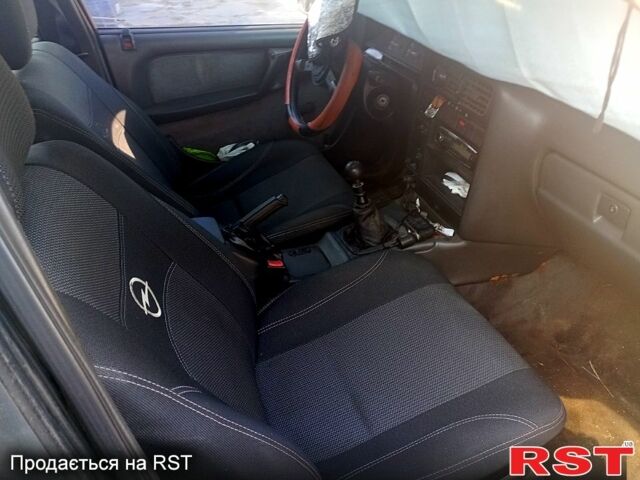Опель Омега, объемом двигателя 2 л и пробегом 264 тыс. км за 720 $, фото 4 на Automoto.ua