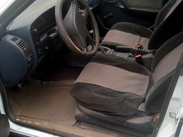 Опель Омега, объемом двигателя 1.8 л и пробегом 0 тыс. км за 1070 $, фото 3 на Automoto.ua