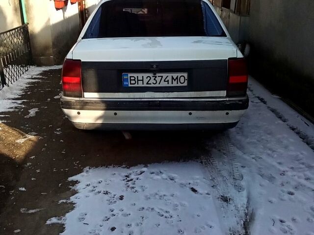 Опель Омега, об'ємом двигуна 2 л та пробігом 100 тис. км за 1000 $, фото 3 на Automoto.ua