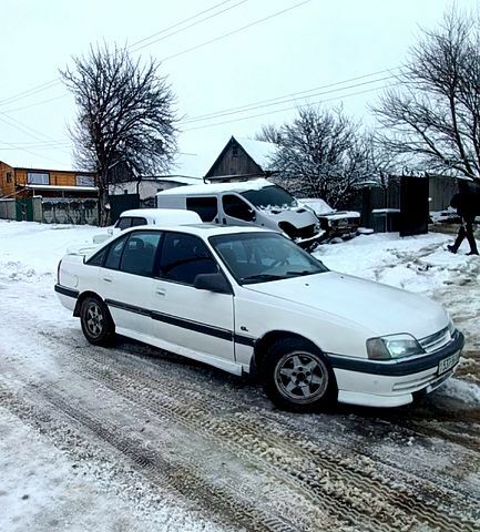 Опель Омега, об'ємом двигуна 2 л та пробігом 111 тис. км за 1400 $, фото 1 на Automoto.ua