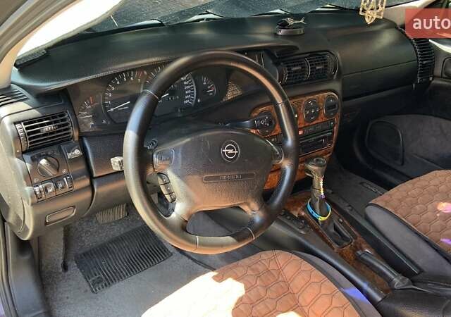 Опель Омега, объемом двигателя 2.5 л и пробегом 220 тыс. км за 2800 $, фото 1 на Automoto.ua