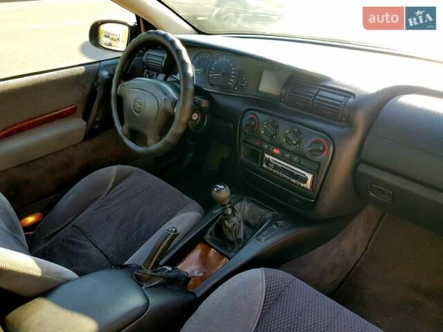 Опель Омега, объемом двигателя 2 л и пробегом 280 тыс. км за 2500 $, фото 14 на Automoto.ua