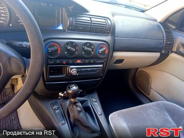 Опель Омега, объемом двигателя 20 л и пробегом 302 тыс. км за 2800 $, фото 3 на Automoto.ua
