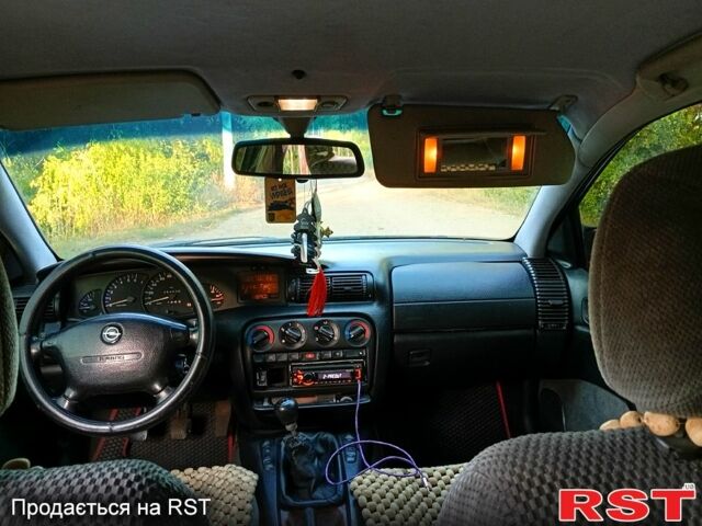 Опель Омега, объемом двигателя 2 л и пробегом 464 тыс. км за 2500 $, фото 6 на Automoto.ua