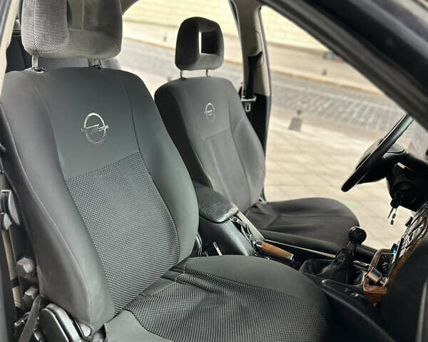 Опель Омега, объемом двигателя 2.5 л и пробегом 270 тыс. км за 1600 $, фото 6 на Automoto.ua