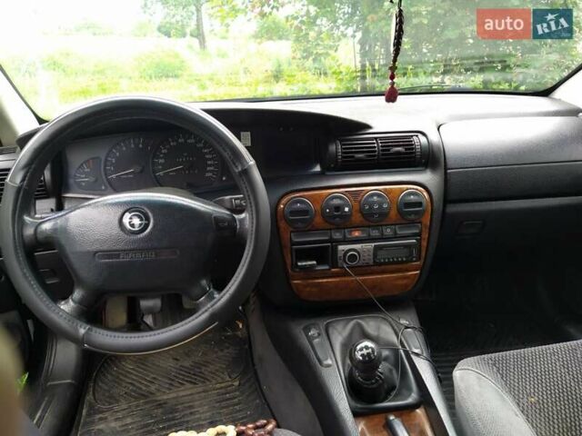 Опель Омега, объемом двигателя 2 л и пробегом 350 тыс. км за 2800 $, фото 7 на Automoto.ua