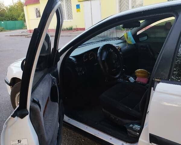 Опель Омега, объемом двигателя 2 л и пробегом 334 тыс. км за 2600 $, фото 8 на Automoto.ua
