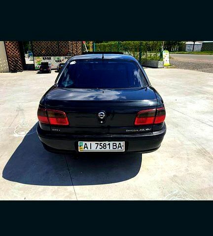 Опель Омега, объемом двигателя 2 л и пробегом 350 тыс. км за 1300 $, фото 4 на Automoto.ua