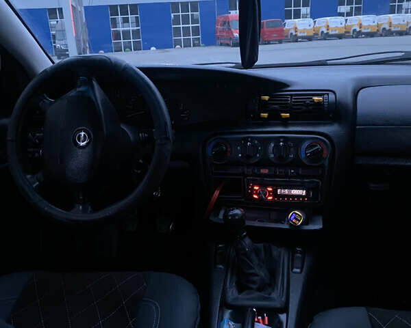 Опель Омега, объемом двигателя 2 л и пробегом 420 тыс. км за 3350 $, фото 10 на Automoto.ua