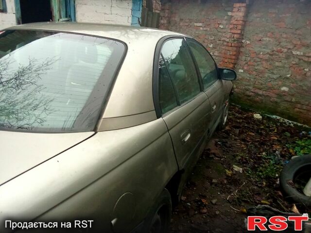Опель Омега, объемом двигателя 2 л и пробегом 155 тыс. км за 1100 $, фото 4 на Automoto.ua