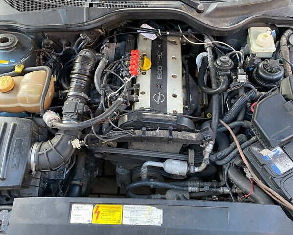 Опель Омега, об'ємом двигуна 2 л та пробігом 390 тис. км за 1999 $, фото 5 на Automoto.ua