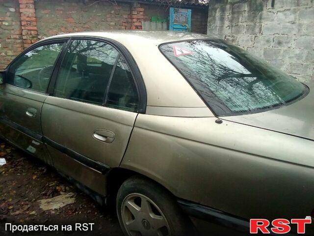 Опель Омега, объемом двигателя 2 л и пробегом 155 тыс. км за 1100 $, фото 3 на Automoto.ua