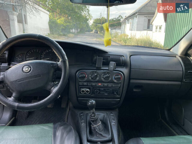 Опель Омега, объемом двигателя 2 л и пробегом 471 тыс. км за 2300 $, фото 11 на Automoto.ua
