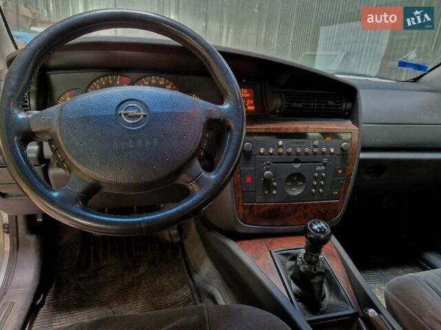 Опель Омега, объемом двигателя 2.2 л и пробегом 280 тыс. км за 3199 $, фото 4 на Automoto.ua