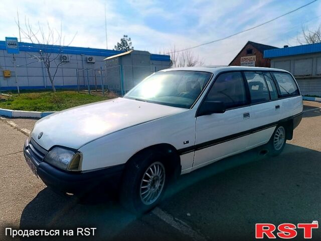Опель Омега, объемом двигателя 20 л и пробегом 0 тыс. км за 910 $, фото 1 на Automoto.ua