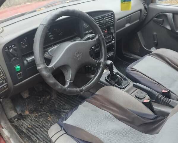 Опель Омега, объемом двигателя 1.8 л и пробегом 250 тыс. км за 800 $, фото 6 на Automoto.ua