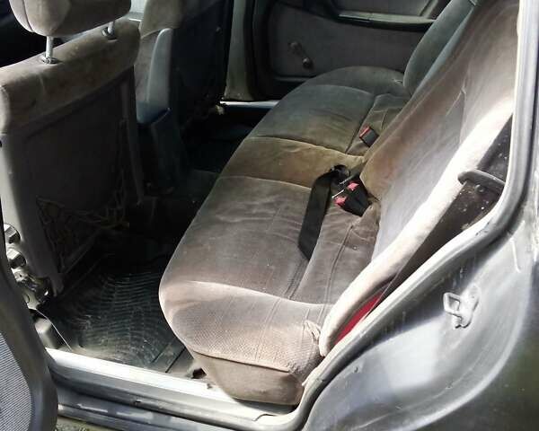 Опель Омега, объемом двигателя 2 л и пробегом 340 тыс. км за 1200 $, фото 5 на Automoto.ua