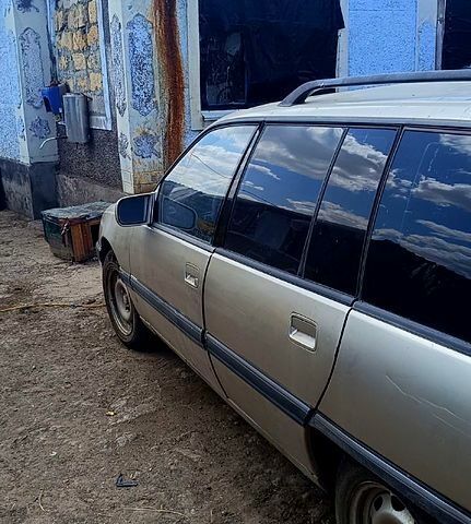 Опель Омега, об'ємом двигуна 2 л та пробігом 0 тис. км за 1000 $, фото 2 на Automoto.ua
