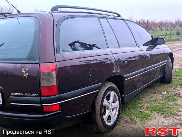 Опель Омега, объемом двигателя 2 л и пробегом 350 тыс. км за 2700 $, фото 3 на Automoto.ua