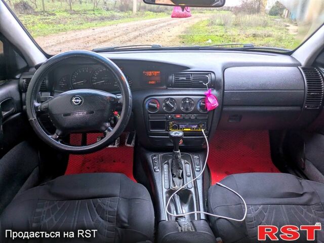 Опель Омега, объемом двигателя 2 л и пробегом 350 тыс. км за 2700 $, фото 6 на Automoto.ua