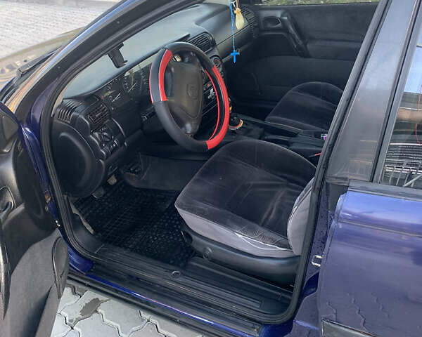 Опель Омега, объемом двигателя 2 л и пробегом 345 тыс. км за 1999 $, фото 8 на Automoto.ua