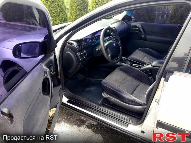 Опель Омега, объемом двигателя 20 л и пробегом 311 тыс. км за 3333 $, фото 5 на Automoto.ua