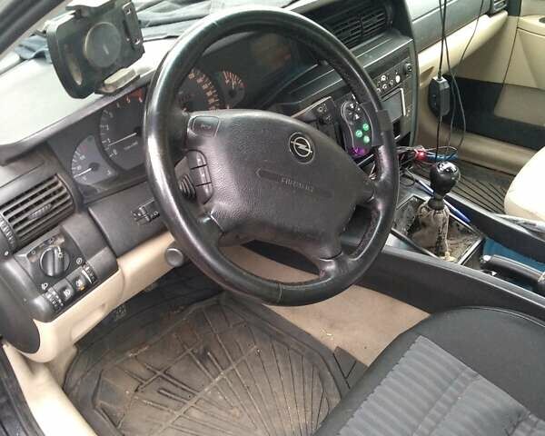 Опель Омега, объемом двигателя 0 л и пробегом 285 тыс. км за 3200 $, фото 4 на Automoto.ua