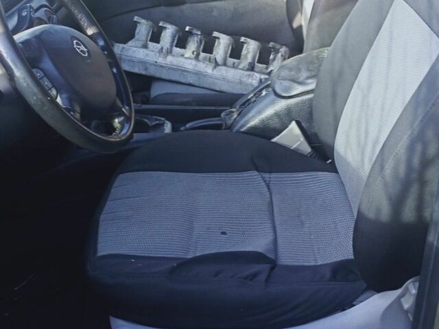 Серый Опель Омега, объемом двигателя 2 л и пробегом 350 тыс. км за 850 $, фото 4 на Automoto.ua