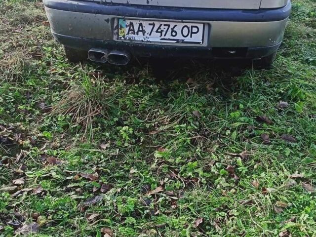 Серый Опель Омега, объемом двигателя 2 л и пробегом 350 тыс. км за 850 $, фото 1 на Automoto.ua