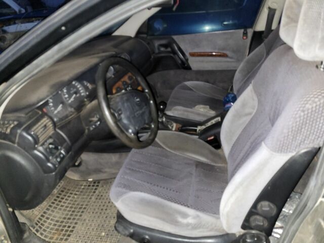 Серый Опель Омега, объемом двигателя 2 л и пробегом 350 тыс. км за 600 $, фото 2 на Automoto.ua