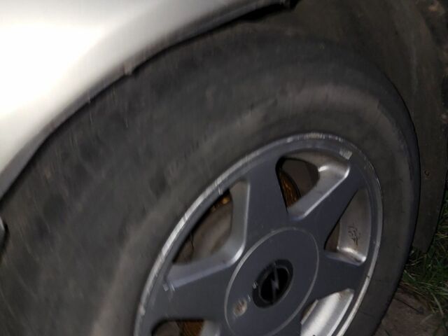 Серый Опель Омега, объемом двигателя 2 л и пробегом 350 тыс. км за 600 $, фото 1 на Automoto.ua