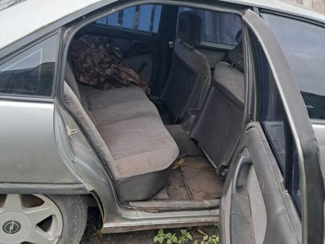 Серый Опель Омега, объемом двигателя 2 л и пробегом 2 тыс. км за 954 $, фото 4 на Automoto.ua