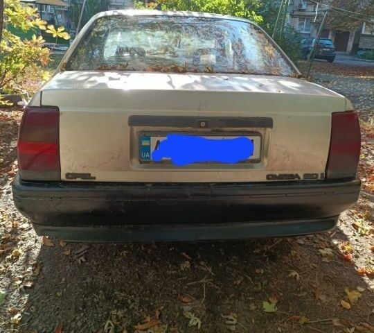 Опель Омега 1988 в Кривом Роге на Automoto.ua Серый Опель Омега, объемом двигателя 2 л и пробегом 1 тыс. км за 598 $, фото 1 на Automoto.ua