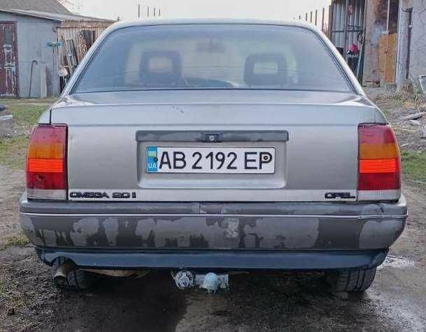 Серый Опель Омега, объемом двигателя 2 л и пробегом 250 тыс. км за 600 $, фото 2 на Automoto.ua