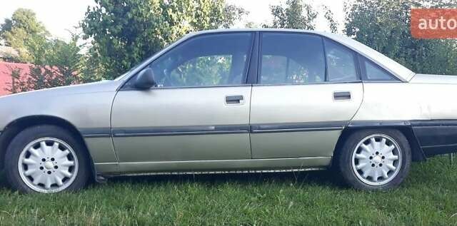 Сірий Опель Омега, об'ємом двигуна 2 л та пробігом 305 тис. км за 1750 $, фото 5 на Automoto.ua