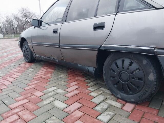 Серый Опель Омега, объемом двигателя 2 л и пробегом 450 тыс. км за 1500 $, фото 3 на Automoto.ua