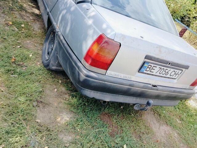 Серый Опель Омега, объемом двигателя 2 л и пробегом 298 тыс. км за 450 $, фото 5 на Automoto.ua