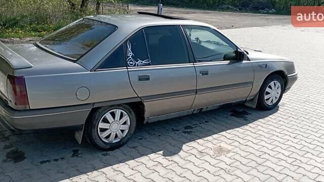 Сірий Опель Омега, об'ємом двигуна 2 л та пробігом 300 тис. км за 1300 $, фото 3 на Automoto.ua
