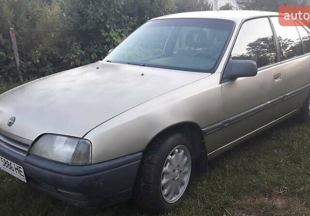 Сірий Опель Омега, об'ємом двигуна 2 л та пробігом 305 тис. км за 1750 $, фото 2 на Automoto.ua